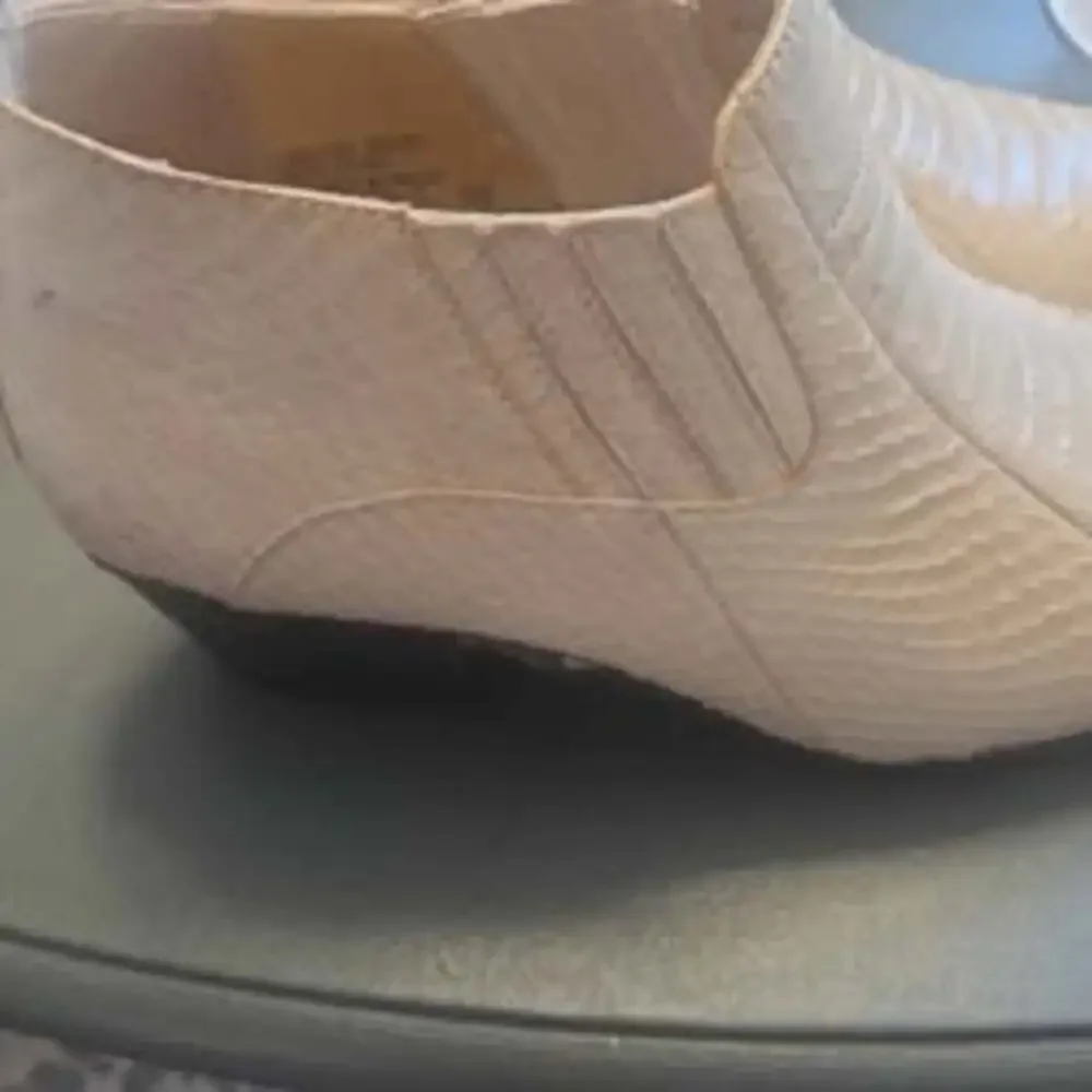 Giorgio Brutini Snake Skin Shoes Cream Mens 8M - Used